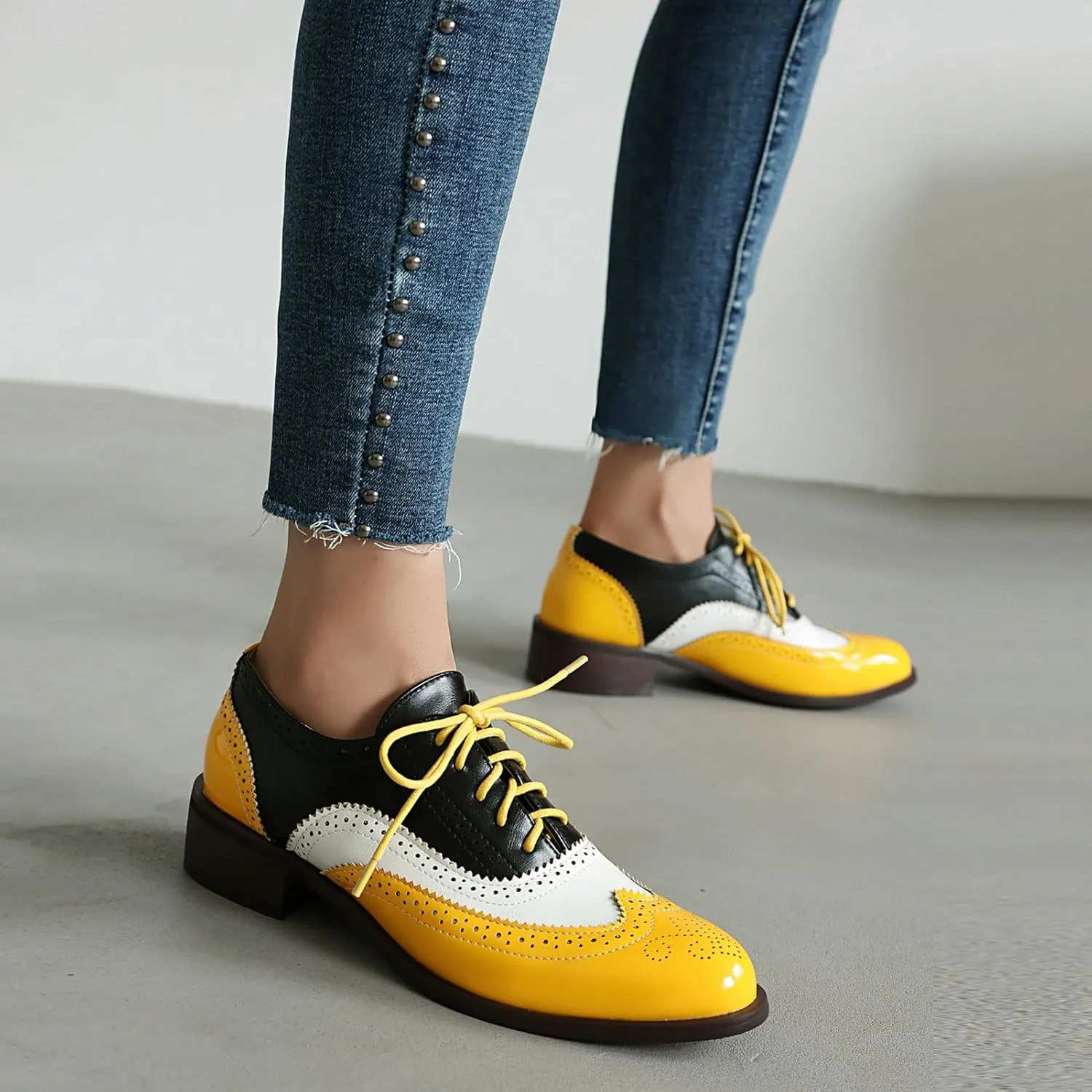 Betastella Womens Lace Up Wingtip Oxford Shoes Vintage Brogue Oxfords Round Toe Chunky Low Heel Pumps Shoes