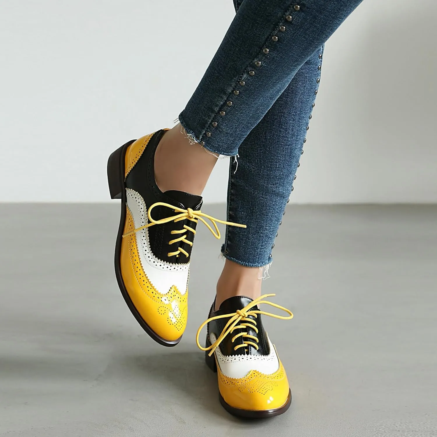 Betastella Womens Lace Up Wingtip Oxford Shoes Vintage Brogue Oxfords Round Toe Chunky Low Heel Pumps Shoes