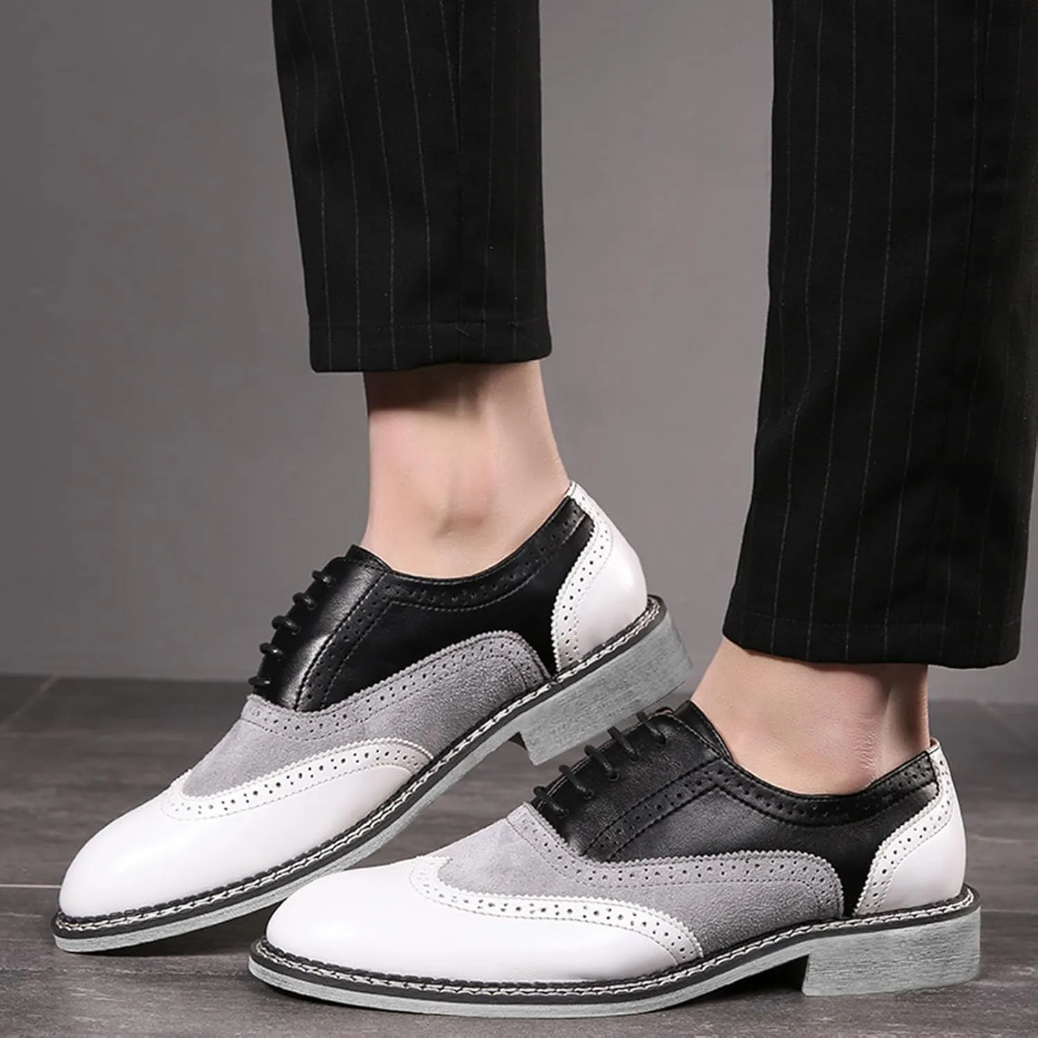 Men's Two Tone Patchwork Brogue Oxfords Shoes Fashion Classic Round-Toe Lace Up Low Top Leather Dress Shoes Hand Stitched Business Formal Derby Shoes