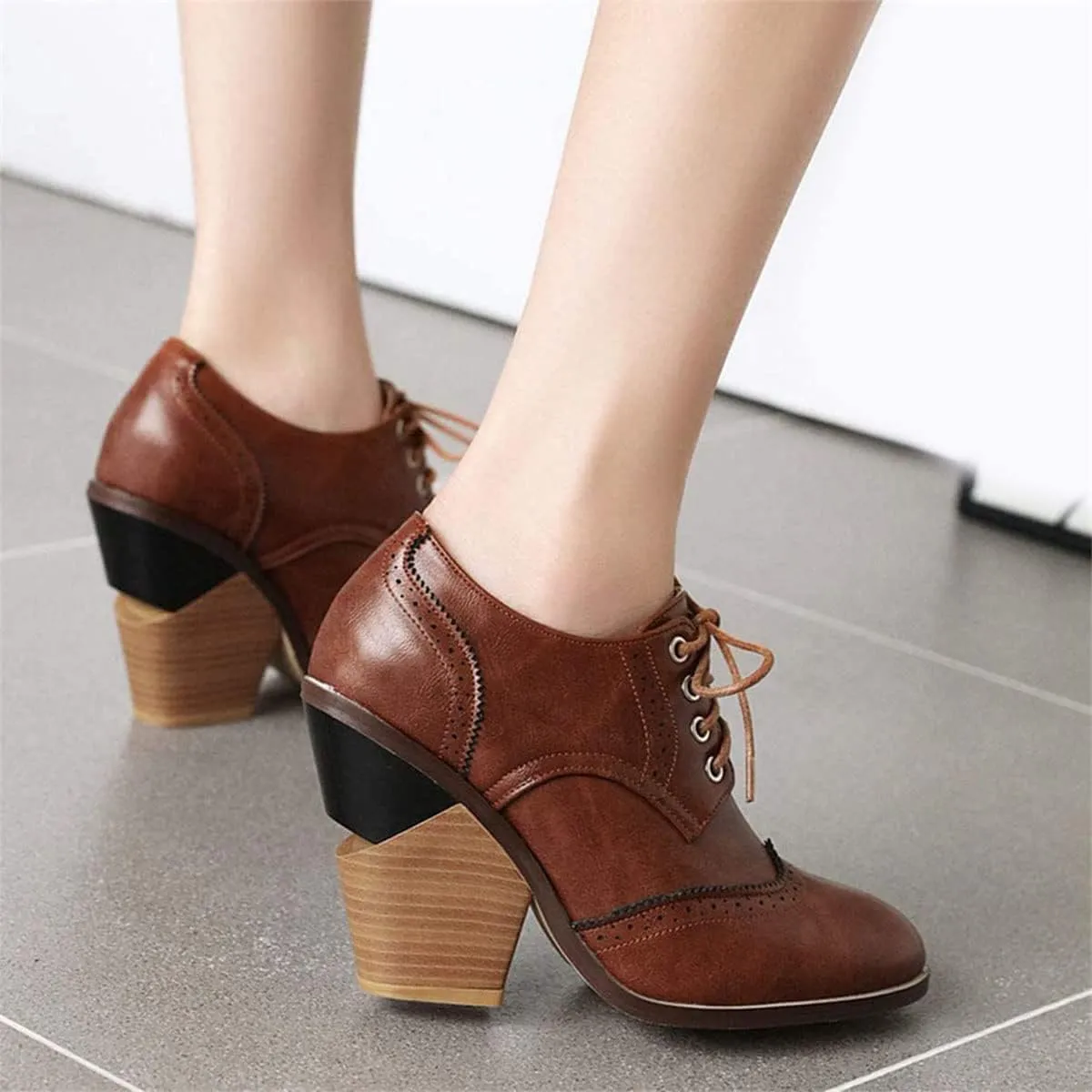 SHEMEE Women's Chunky High Heel Wingtip Oxfords Round Toe Lace Up Block Heels Vintage Brogues Pumps Shoes