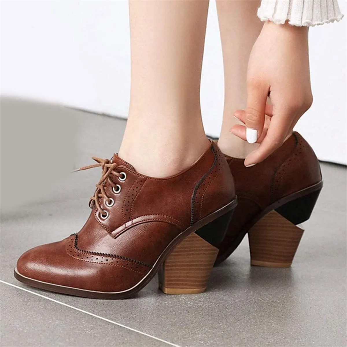 SHEMEE Women's Chunky High Heel Wingtip Oxfords Round Toe Lace Up Block Heels Vintage Brogues Pumps Shoes