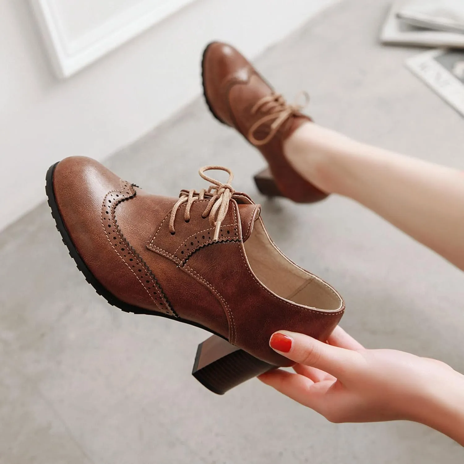SHEMEE Women's Chunky High Heels Wingtip Oxfords Round Toe Lace Up Stacked Block Heel Vintage Brogues Pumps Shoes