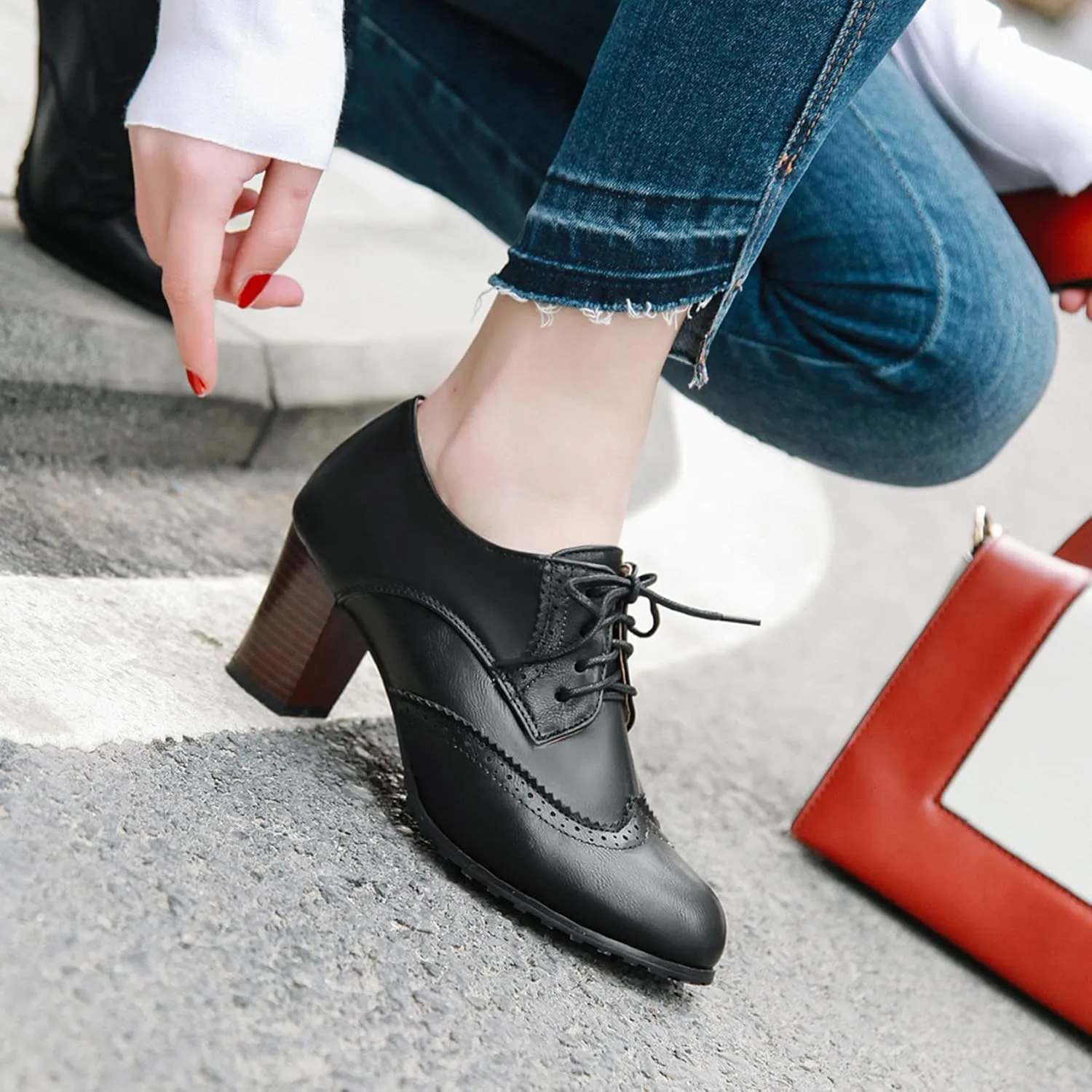 SHEMEE Women's Chunky High Heels Wingtip Oxfords Round Toe Lace Up Stacked Block Heel Vintage Brogues Pumps Shoes