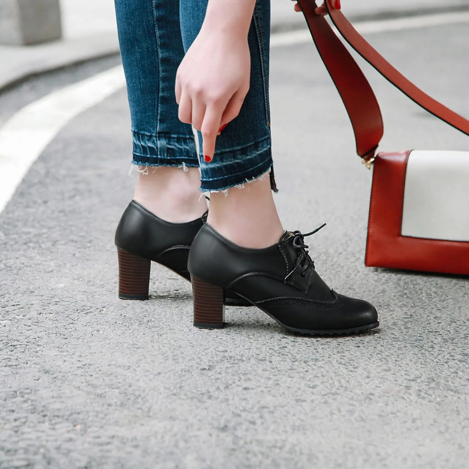 SHEMEE Women's Chunky High Heels Wingtip Oxfords Round Toe Lace Up Stacked Block Heel Vintage Brogues Pumps Shoes