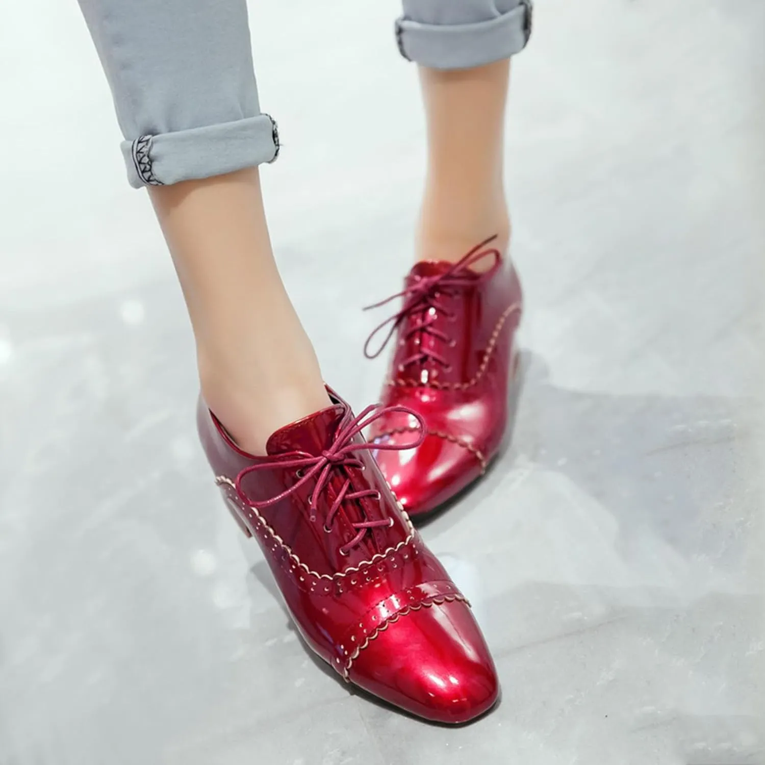 SHEMEE Women's Patent Leather Pointed Toe Flat Oxfords Pumps Vintage Wingtip Low Heels Lace Up Retro Brogues Dress Shoes