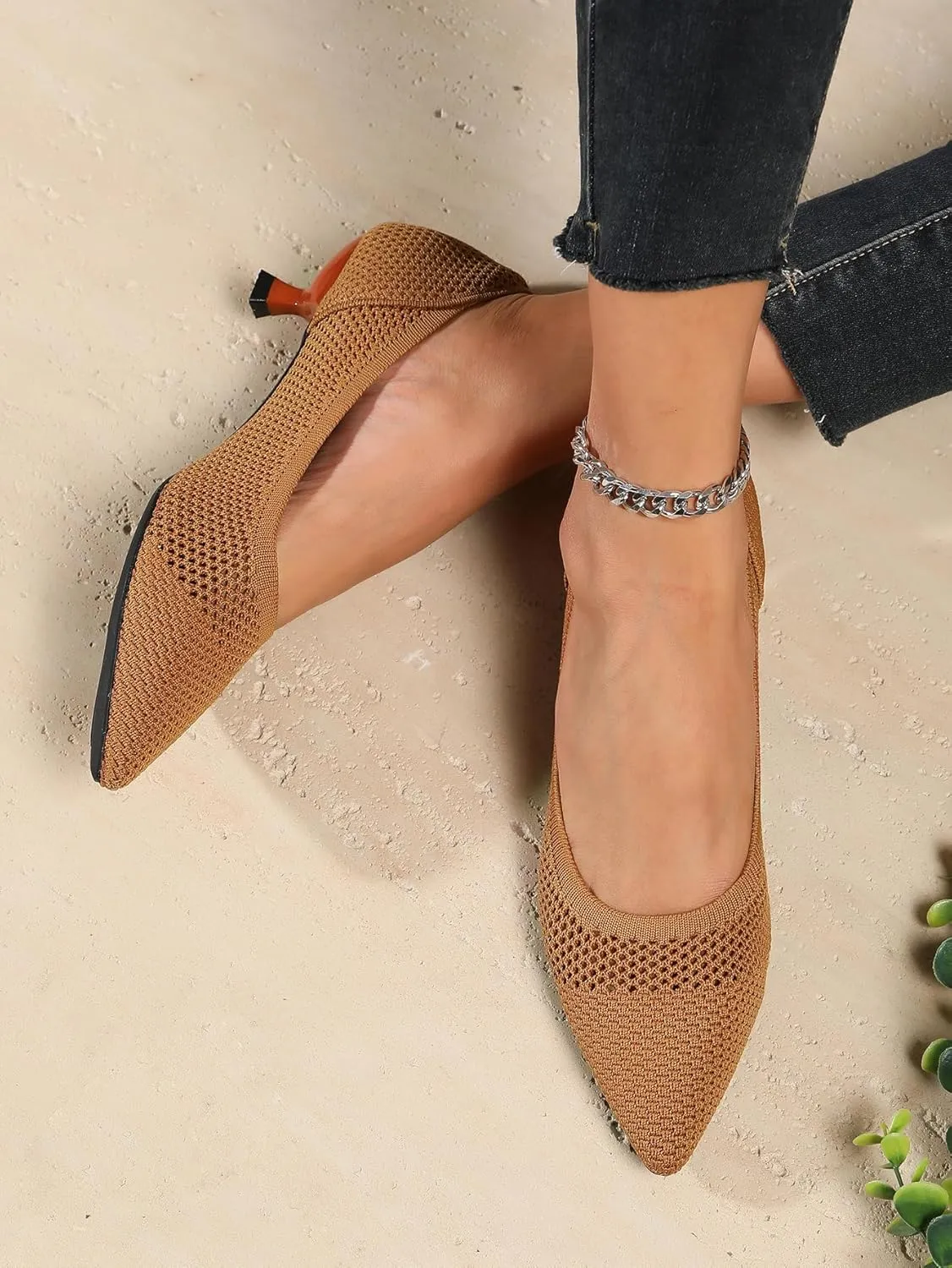 Slip On Kitten Pumps for Women Casual Pointed Toe Knit Heels Women's Closed Toe Low Kitten Heels Meeting Daily Work Dress Shoes Breathable Mesh 1.5"
