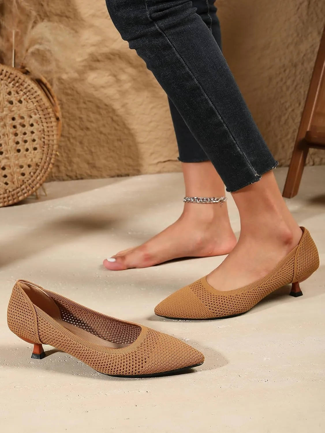 Slip On Kitten Pumps for Women Casual Pointed Toe Knit Heels Women's Closed Toe Low Kitten Heels Meeting Daily Work Dress Shoes Breathable Mesh 1.5"