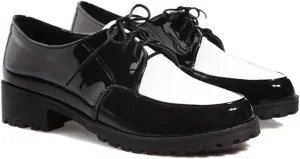 VOKLIN Women's Two Tone Flat Saddle Oxford Shoes Wingtip Lace Up Comfort Low Heels Vintage Oxfords Brogues