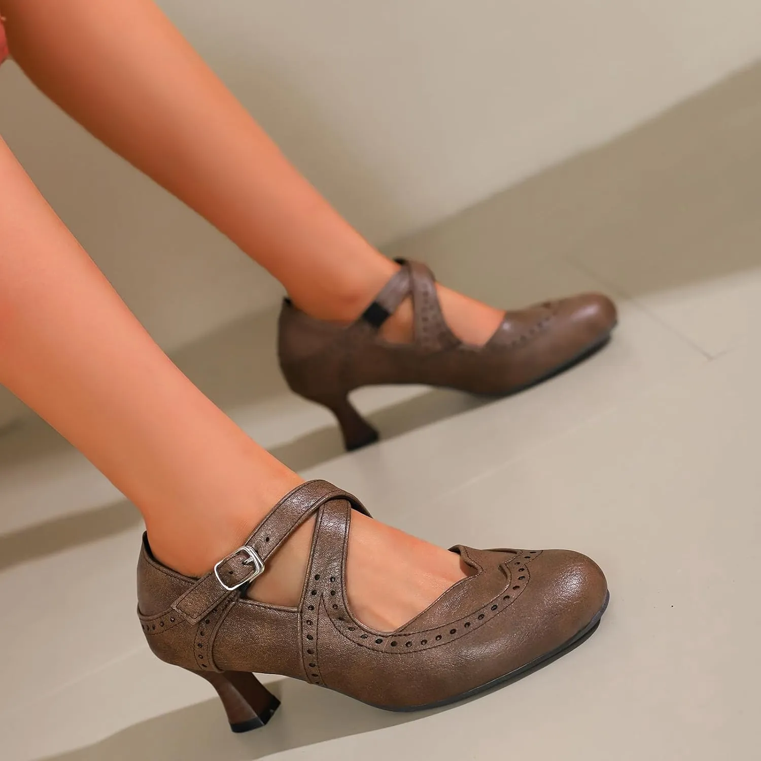 Women's Criss Cross Vintage Wingtip Oxfords Ankle Strap Cut Out Low Heel Brogue for Women