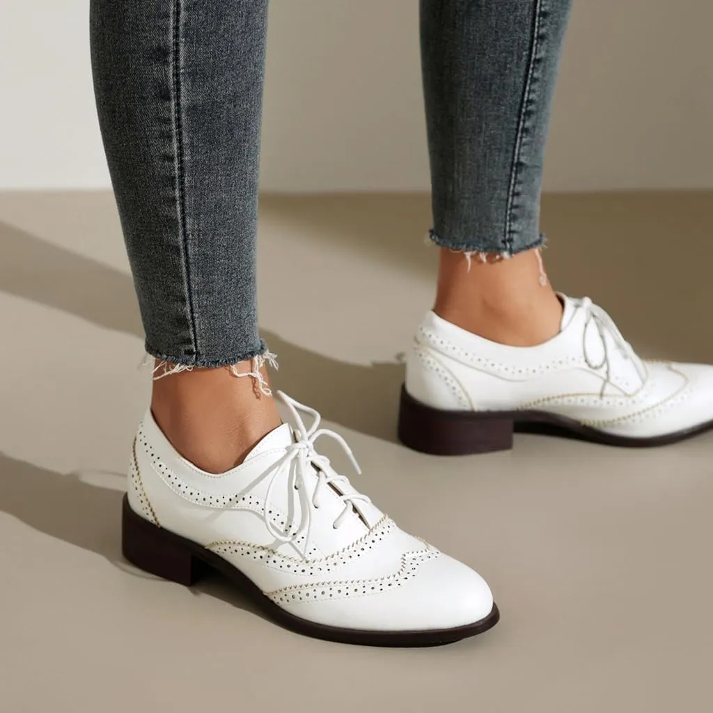 Women's Flat Saddle Oxford Shoes Round Toe Wingtip Lace Up Low Heel Perforated School Uniform Oxfords Brogues
