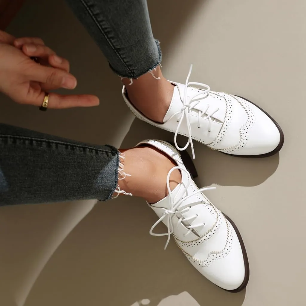 Women's Flat Saddle Oxford Shoes Round Toe Wingtip Lace Up Low Heel Perforated School Uniform Oxfords Brogues