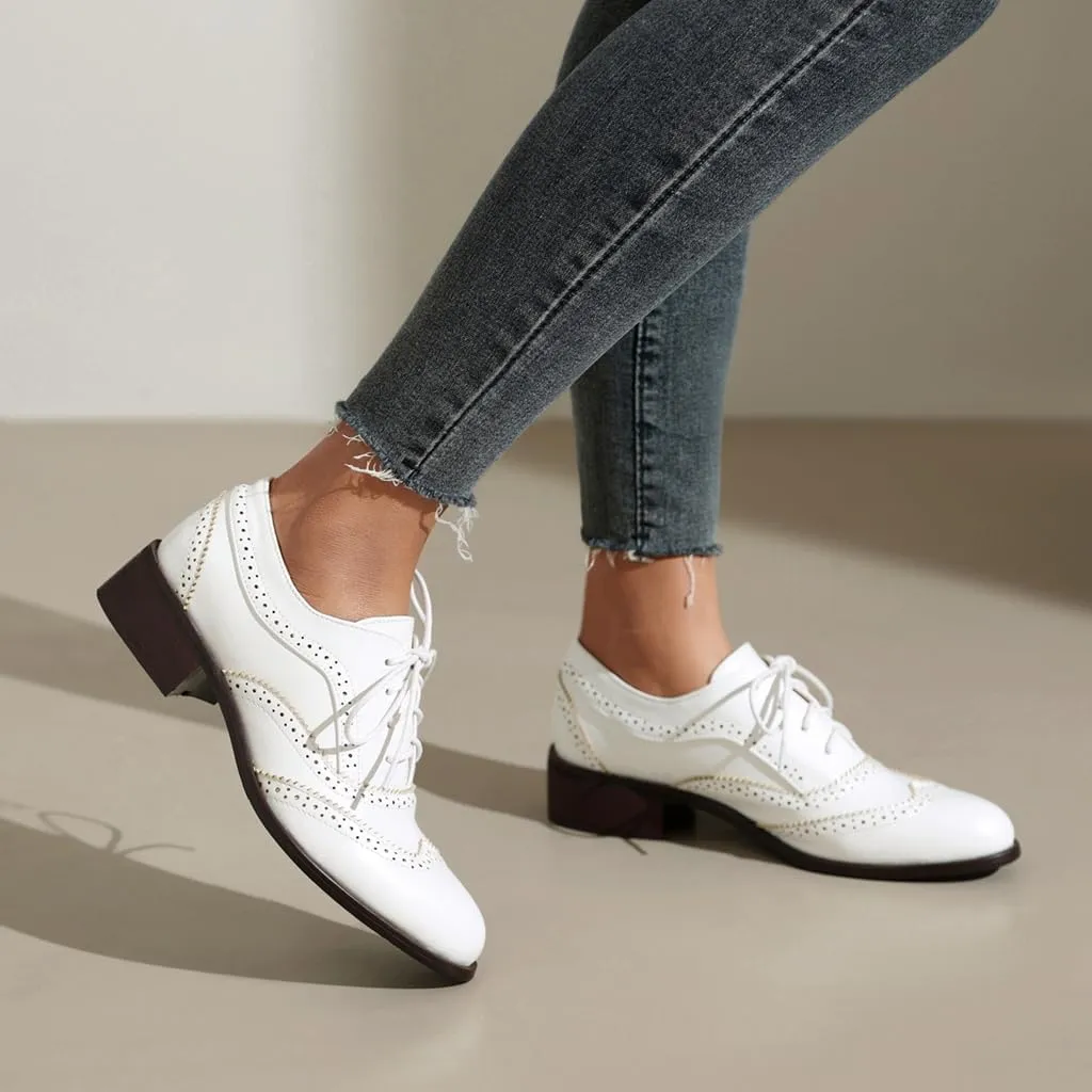 Women's Flat Saddle Oxford Shoes Round Toe Wingtip Lace Up Low Heel Perforated School Uniform Oxfords Brogues