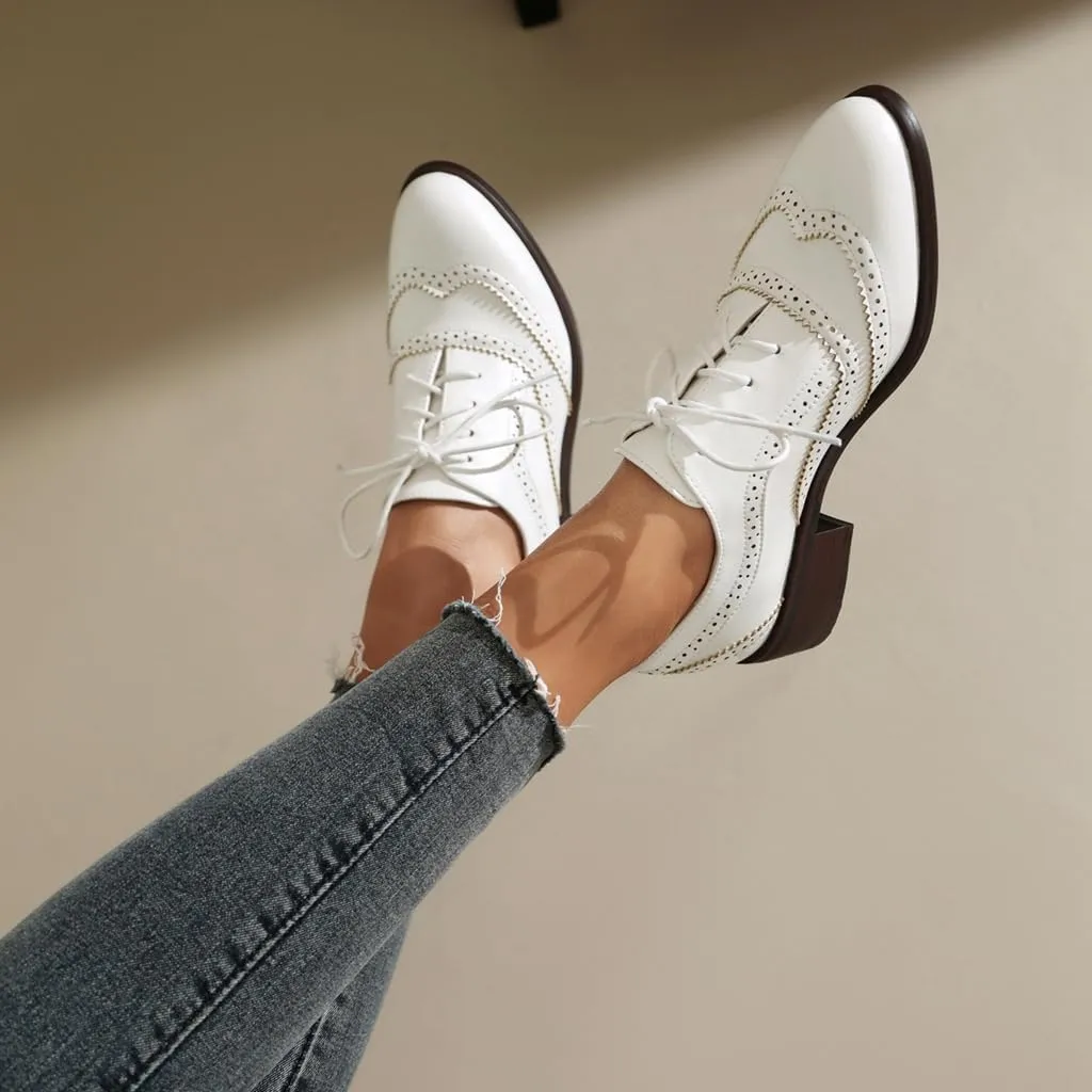 Women's Flat Saddle Oxford Shoes Round Toe Wingtip Lace Up Low Heel Perforated School Uniform Oxfords Brogues