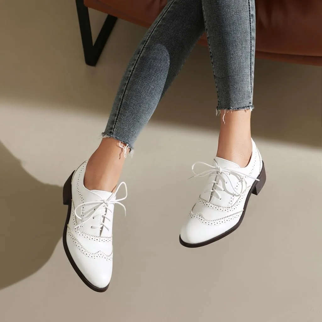 Women's Flat Saddle Oxford Shoes Round Toe Wingtip Lace Up Low Heel Perforated School Uniform Oxfords Brogues