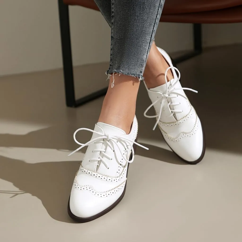 Women's Flat Saddle Oxford Shoes Round Toe Wingtip Lace Up Low Heel Perforated School Uniform Oxfords Brogues