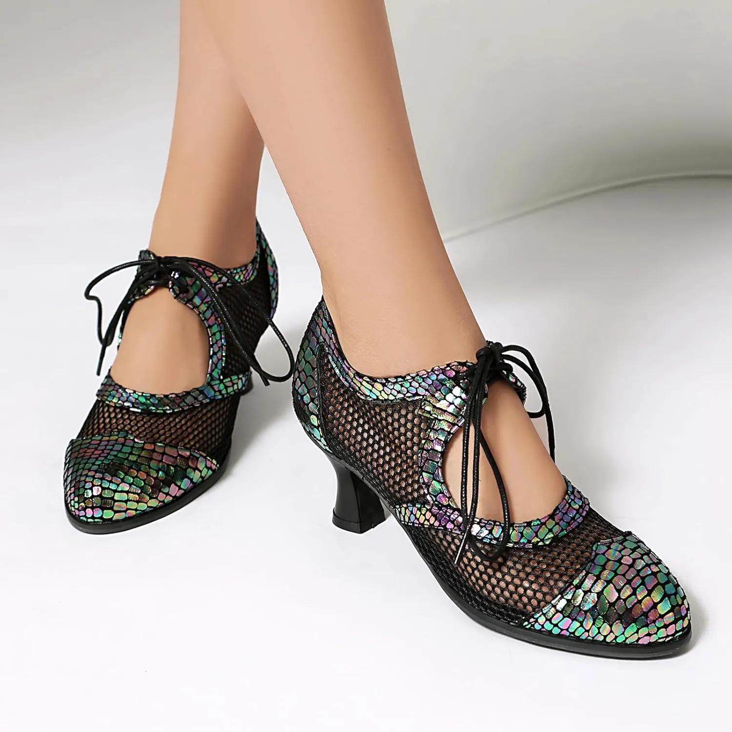 Women's Vintage Wingtip Oxfords Cross-Tied Cut Out Low Heel Brogue for Women